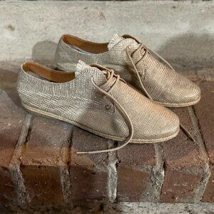 Like New NWOT Salamander Leather Gold Woven Espadrille Sneakers Size US 8/DE 5.5